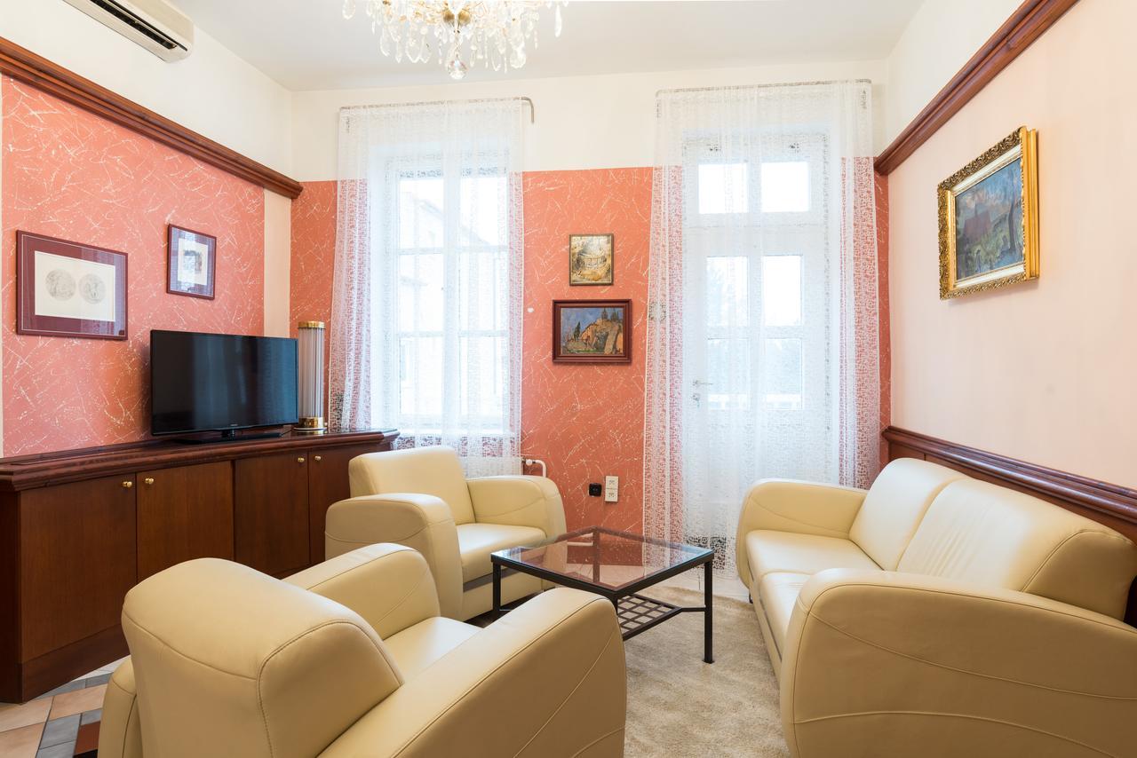 Pension Iberica Бърно Екстериор снимка