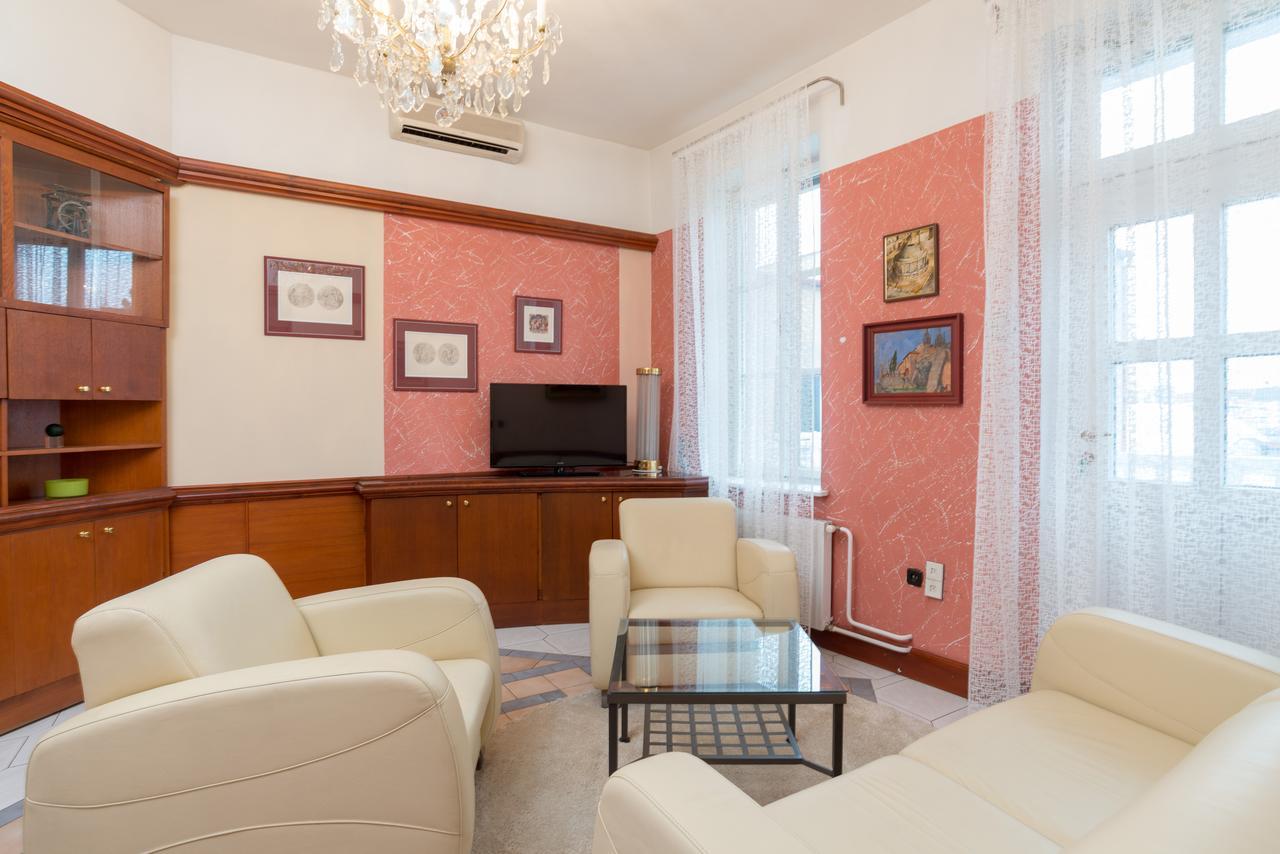 Pension Iberica Бърно Екстериор снимка